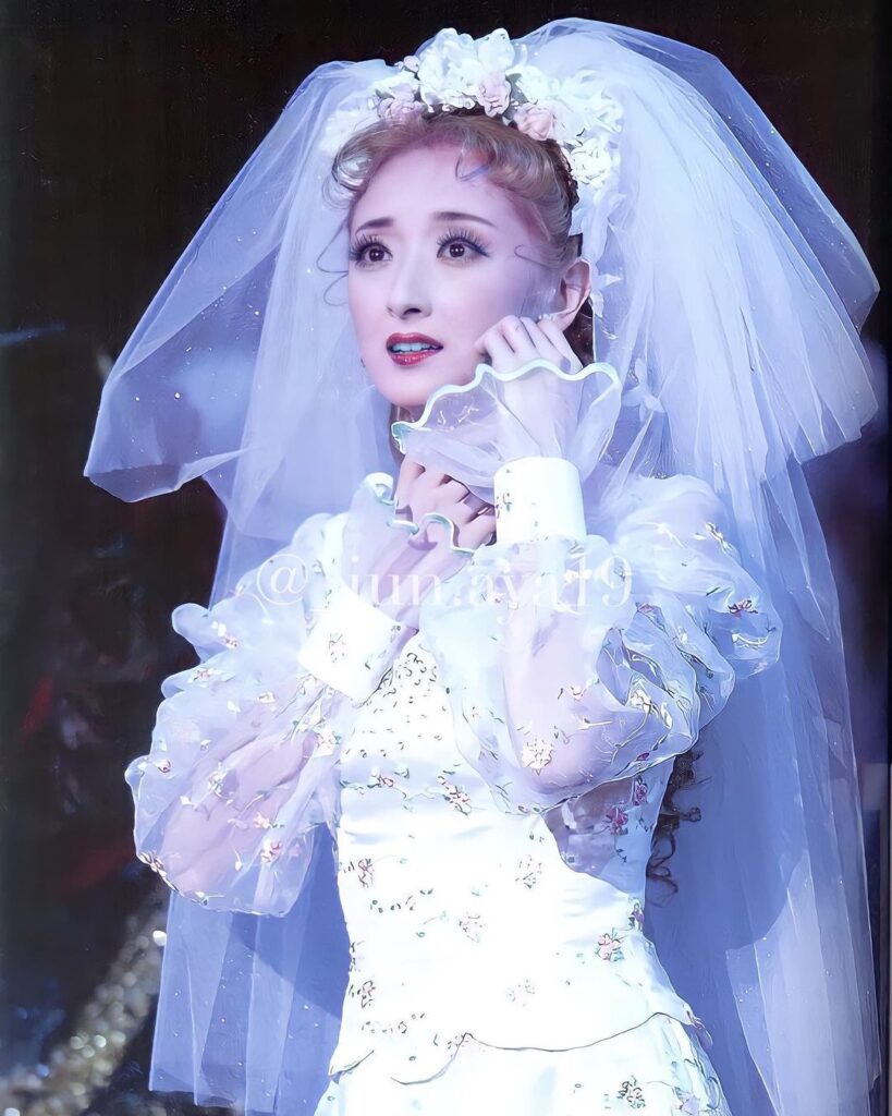 Takarazuka Revue
Japanese culture