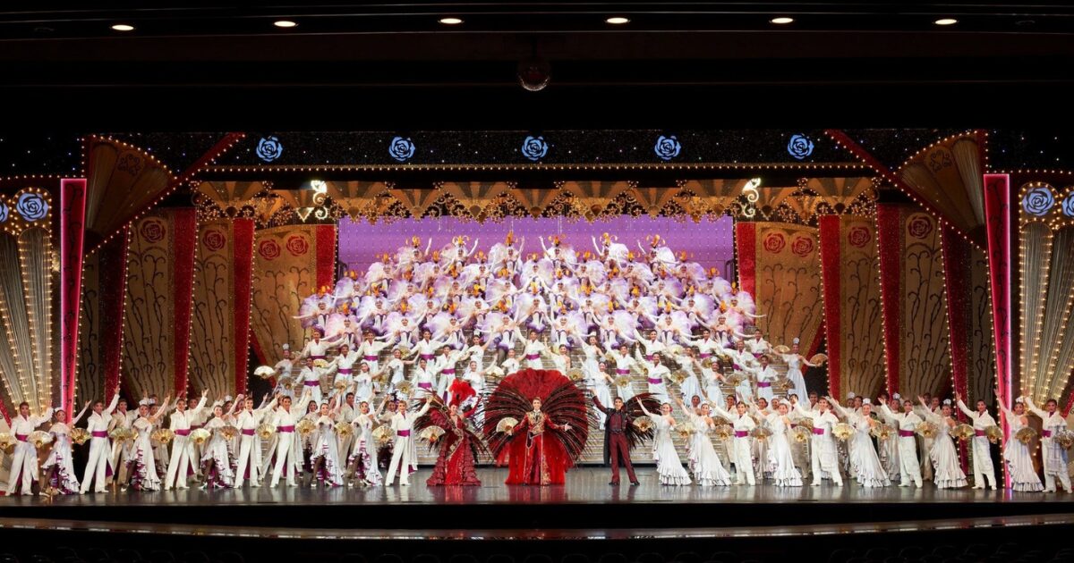 Takarazuka Revue : Japan’s All-Female Dream Stage