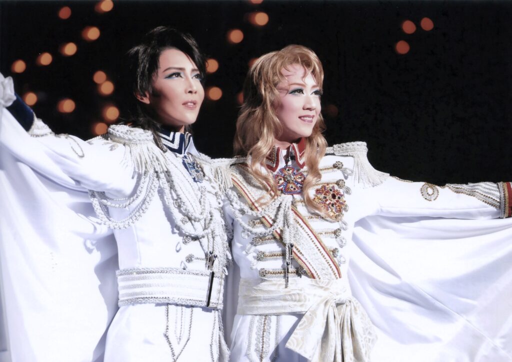 Takarazuka Revue
Japanese culture