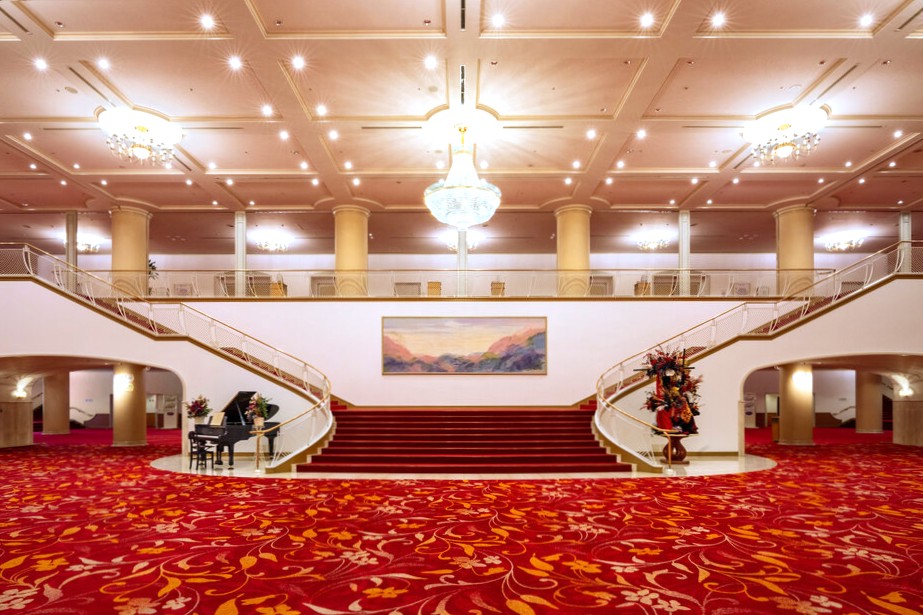 Takarazuka Revue
Japanese culture