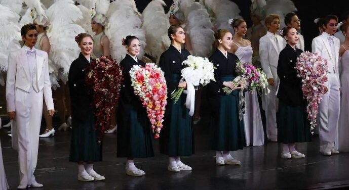 Takarazuka Revue
Japanese culture