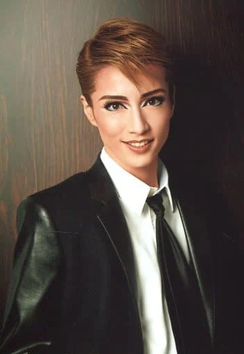 Takarazuka Revue
Japanese culture