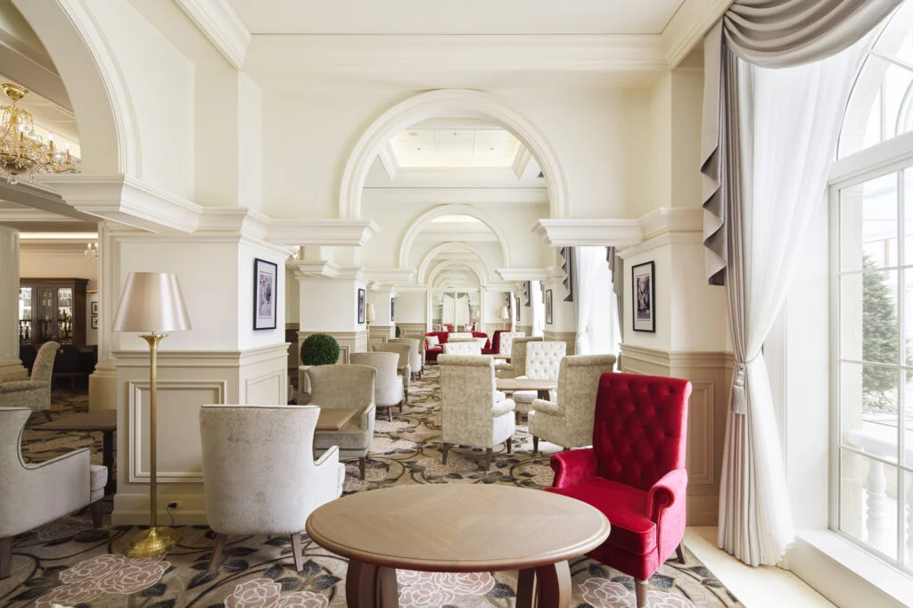 Takarazuka Revue
Japanese culture
Takarazuka Hotel