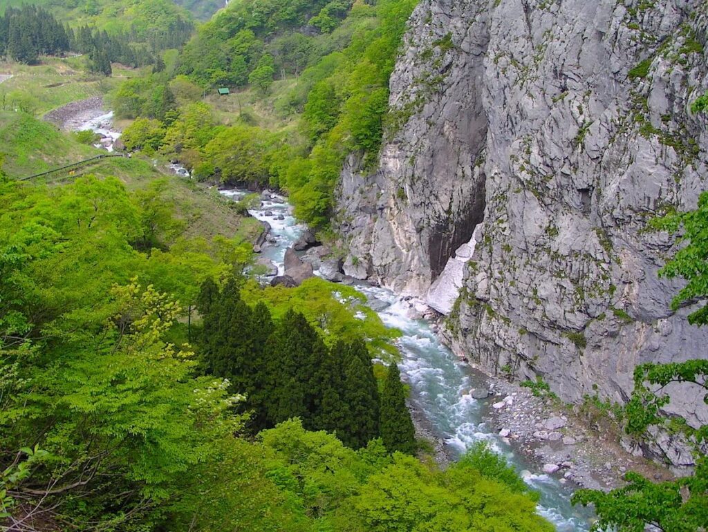 Japan ’s hidden gems
Kotakigawa Jade Gorge