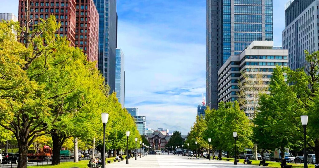 Why Japan Is So Clean  – Culture Behind the Shining Streets