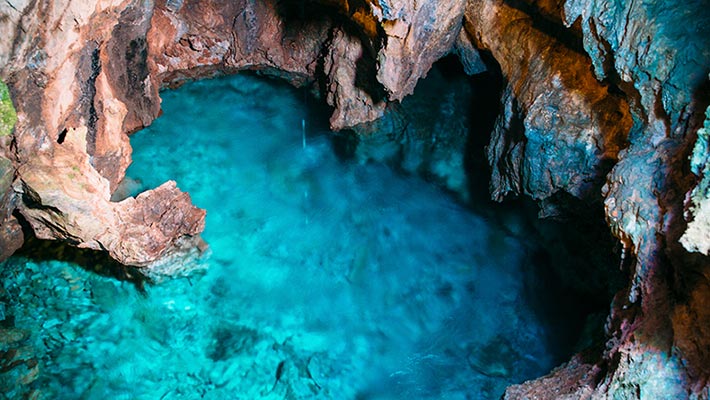 Ryusendo Cave (Iwate)
Hidden Gems of Japan