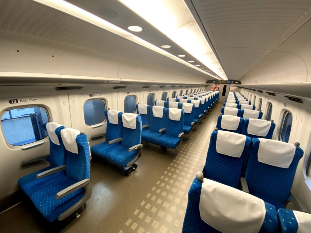 日本 きれい 清潔 新幹線