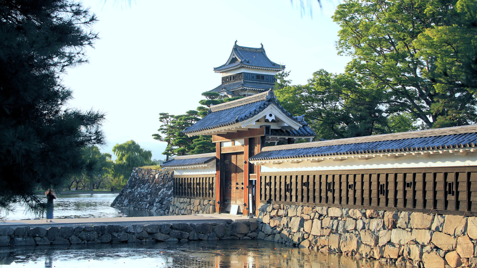 国宝 松本城 観光ガイド│戦国が息づく400年の物語