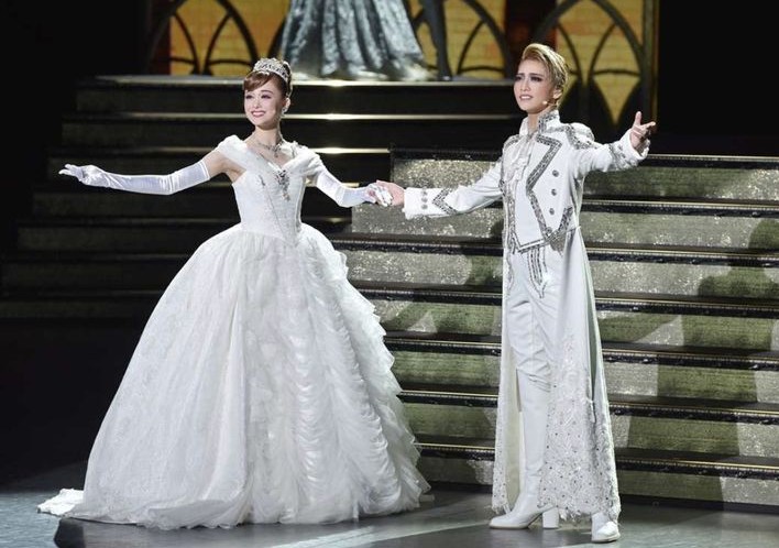 宝塚歌劇　タカラヅカ　Takarazuka Revue　宝塚音楽学校