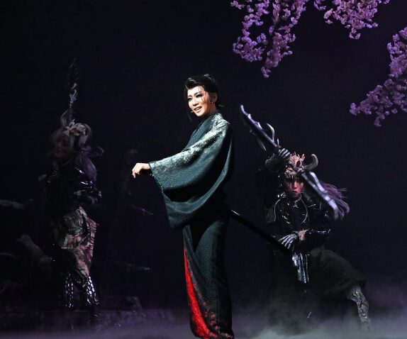 宝塚歌劇　タカラヅカ　Takarazuka Revue