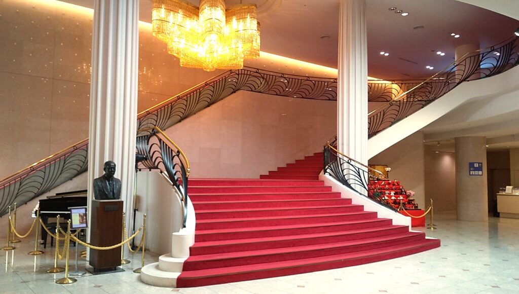 宝塚歌劇　タカラヅカ　Takarazuka Revue