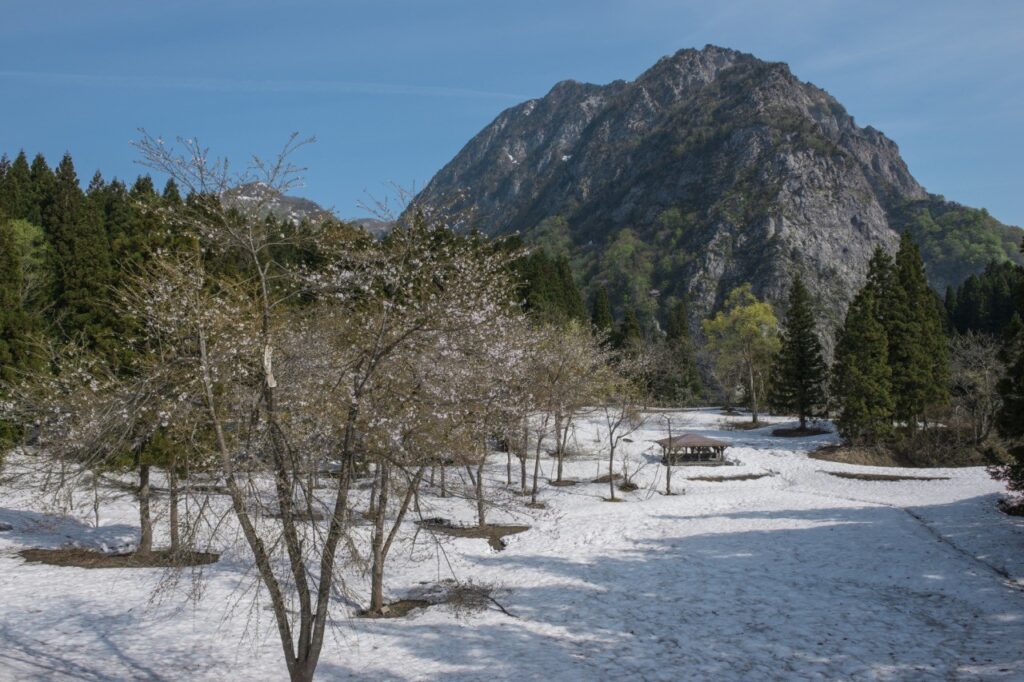 日本の 秘境　小滝川ヒスイ峡