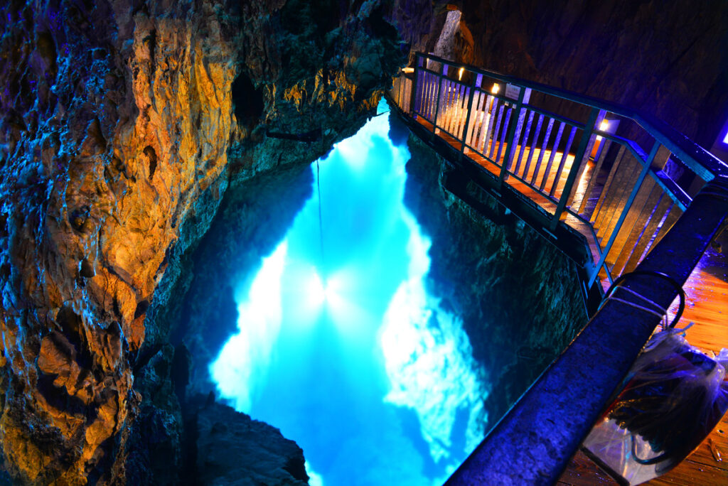 龍泉洞（岩手県岩泉町）
日本の秘境